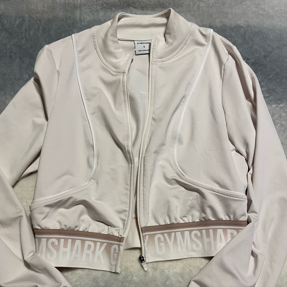Gymshark recess zip up crop jacket